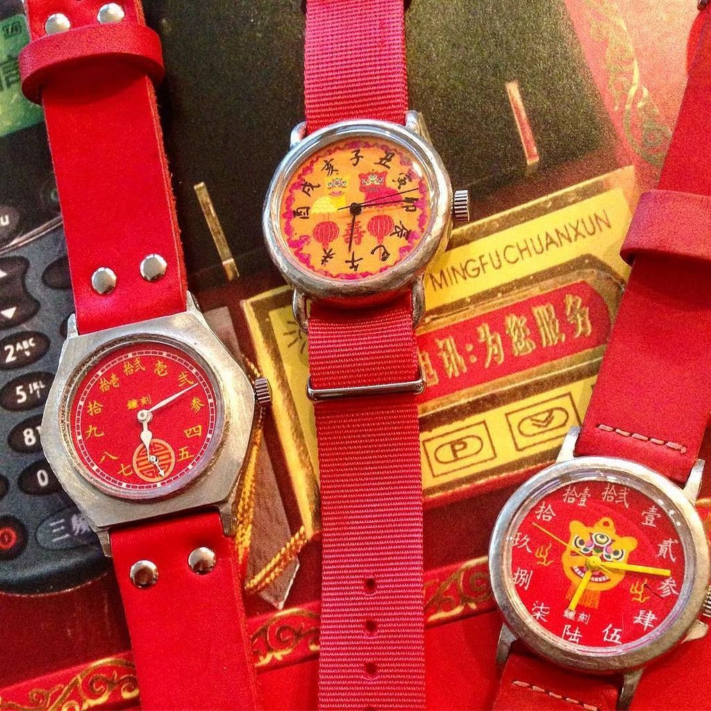 jha 腕時計　レッド　赤　ハンドメイド　電池切れ 手作り時計のJHA a X: 