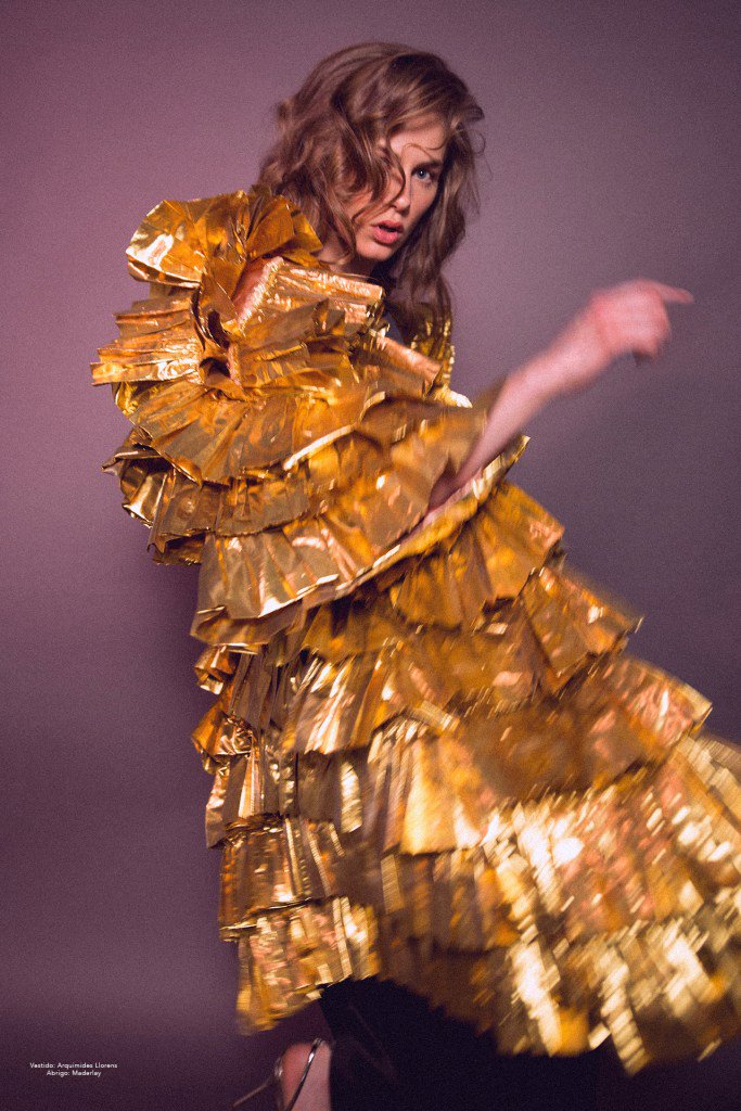 La #mujer como protagonista principal presenta #glamurosos #looks que desembocan en una fuente de #imaginación y #sensualidad @CHULAmag