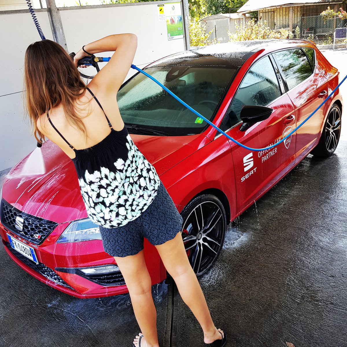 mikejonesracing's tweet photo. Got Carly on the job, scrubbing the new #SEATcupra ๐๐ @SEATItalia #SEAT #SGagency https://t.co/7CCqG0Ad9J
