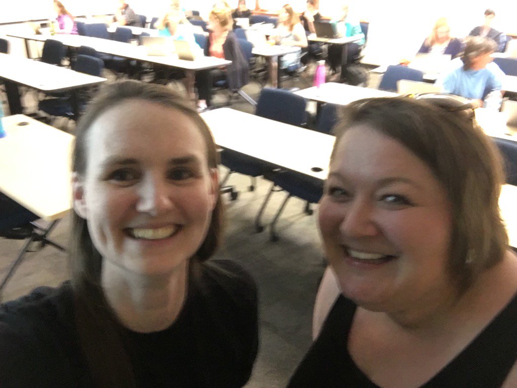 MxMileham's tweet image. We did it!  Teachers are having work time at our Ten Minute Tech Talks Talk! @45hedgies #mmsdpowerup2017 #ignitemmsd