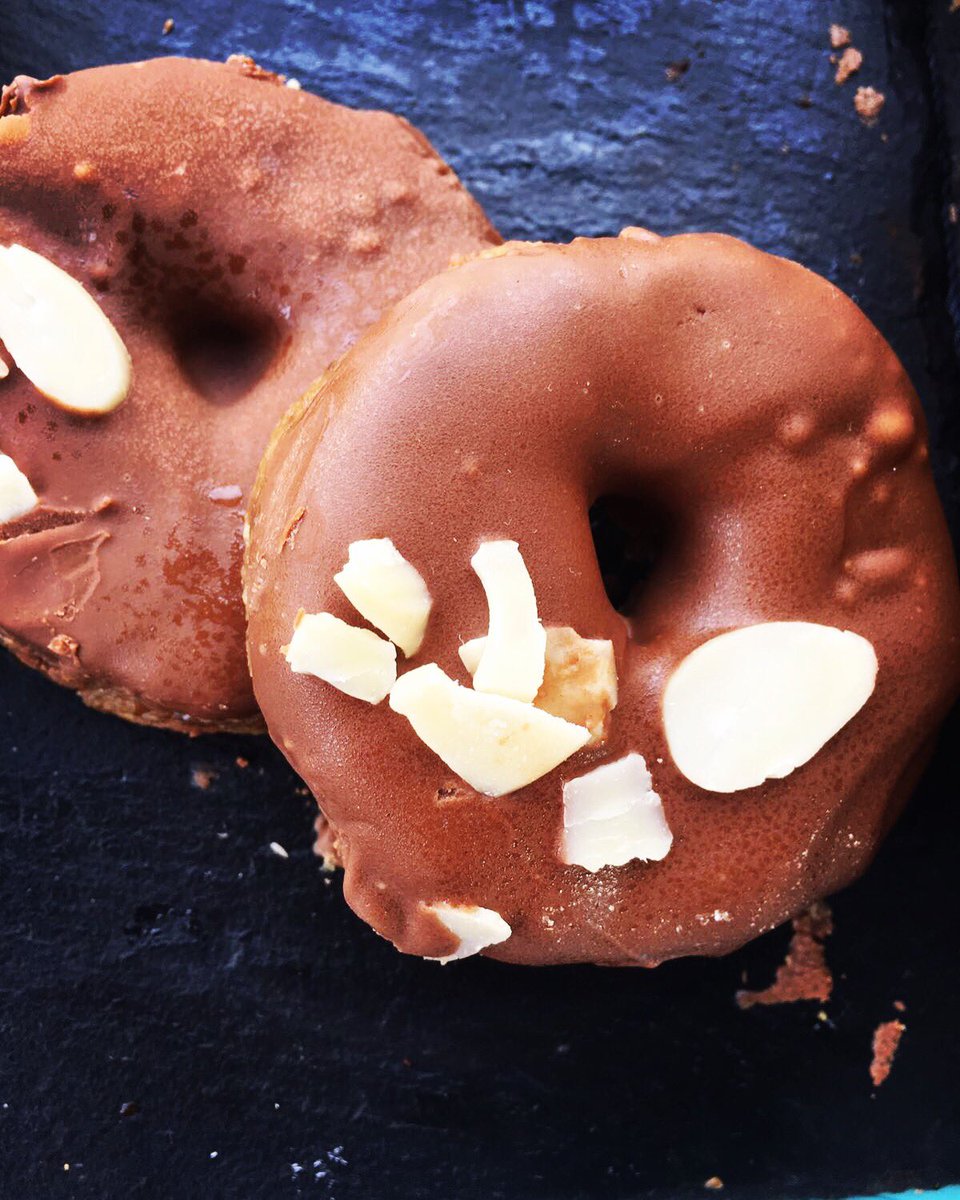 Cherry &amp; Almond.
100% natural ✔️ vegan ✔️ refined sugar free ✔️ gluten free ✔️ dairy free ✔️ protein packed ✔️guilt free and delicious ✔️