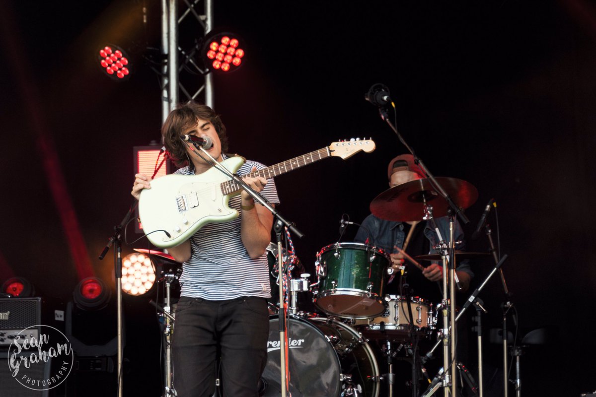 It's <a href="/TheTinPigeons/">Tin Pigeons</a> at #SimonSays festival, Leicester. Great performance of some great songs 👍 #demontforthall #tinpigeons