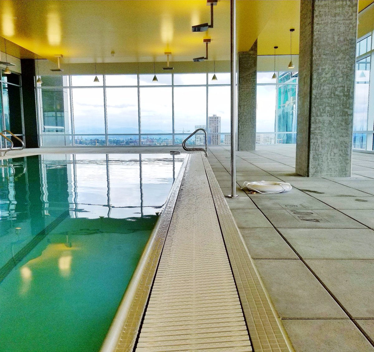 KinectsTower's tweet photo. Will you be the first to take a dip?
#urbanliving #rooftopexperience #kinectyourlife #kinects #kinectstower #swim #securityproperties https://t.co/5DzEtjCSZY