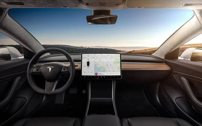 lloydalter's tweet photo. Don’t know much about cars but I know something about design and I am liking this Tesla Model 3 interior a lot https://t.co/UQdXyq8cu0 https://t.co/QvkpUqj1Gx