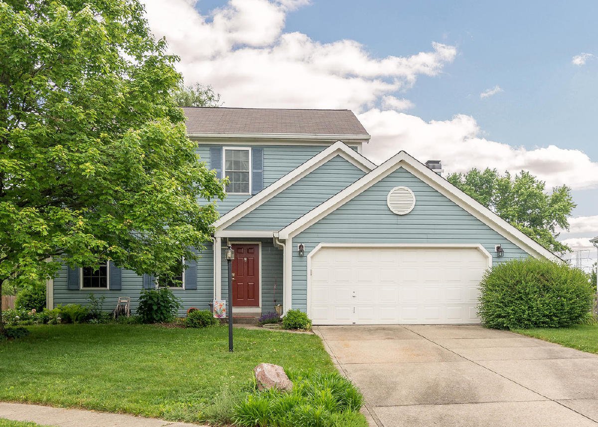 snidergroup's tweet photo. Don't miss this lovely 2-storey home with basement in the desirable Saddlebrook neighborhood! This move-in ready .. https://t.co/SXxEtQ0SwD https://t.co/uNEuio5SLs