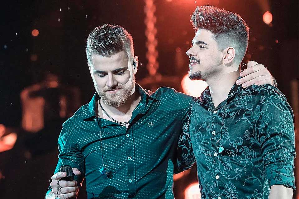 Genteeeem!!! 😱 Assiste o video da nova música de <a href="/ZeNetoeCris/">Zé Neto e Cristiano</a> no <a href="/mcountry/">Drea-M 𓆏 | Humboldt High Country</a> goo.gl/m5bwuE #ZeNetoeCristiano #Uol #MovimentoCountry