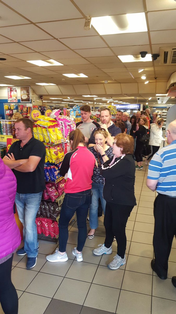 bluesAbu2's tweet photo. Must be a bit of interest in this @Armagh_GAA match .. queuing in O Kanes for tickets #cmonarmagh https://t.co/Uhg26uQXIg