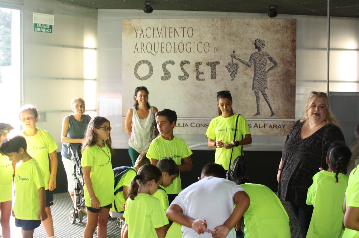 sjaznalfarache's tweet photo. Los menores de @campusunset han visitado hoy el Centro de interpretación dl Monumento #Aznalfarache https://t.co/JJebcxbFRK https://t.co/eIDRiOqu9y
