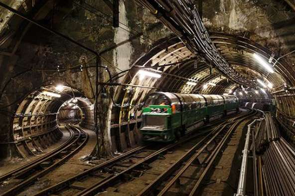ShanghaiEye's tweet photo. Once a 10 kilometer underground tunnel, this #railroad in #London has now become a #PostMuseum. https://t.co/hvh38fetzl