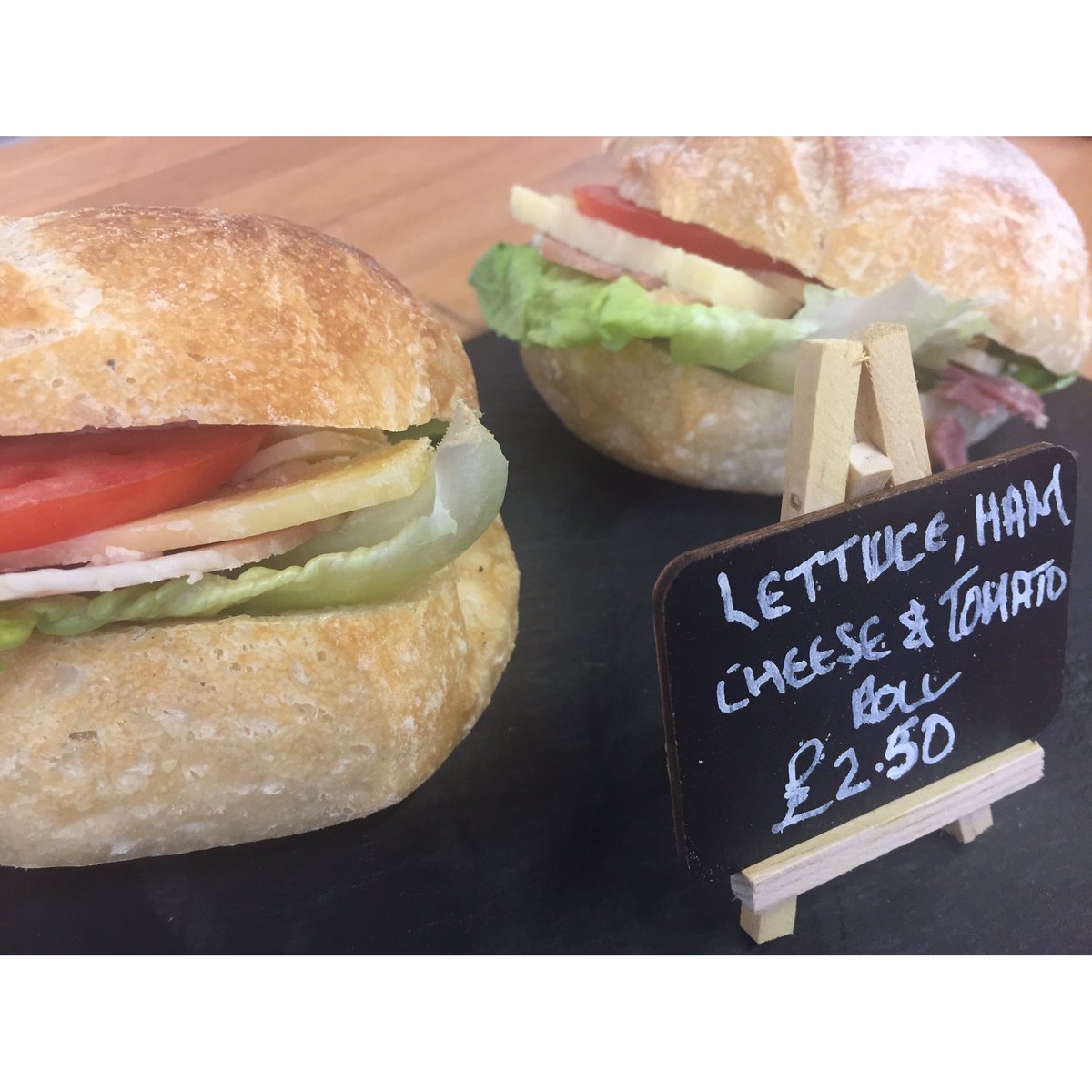 norwich_market's tweet photo. Lunchtime sandwiches from @NchProvidore @bread_source #NorwichMarket #AFineMarket #Norwich #Norfolk #BuyLocal #LocalFood https://t.co/etqiYM8Ys8