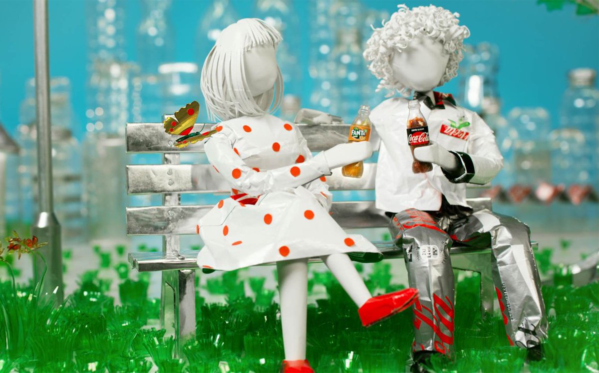 FoodBev's tweet photo. .@CocaCola builds on #recycling commitment with new #campaign
https://t.co/hkDdll7yob
#marketing #packaging #Sustainability https://t.co/bkluxAby3c