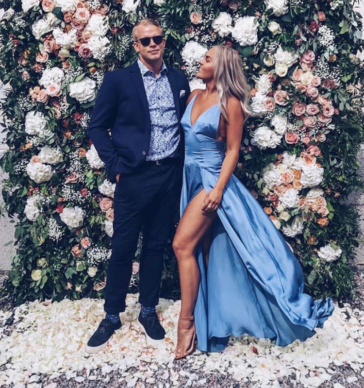 SincerelyBliss's tweet photo. I was told this dress is from Asos but I can't seem to find it on your site. Can you help? :) @ASOS_HeretoHelp https://t.co/SGgE1VM4Gq