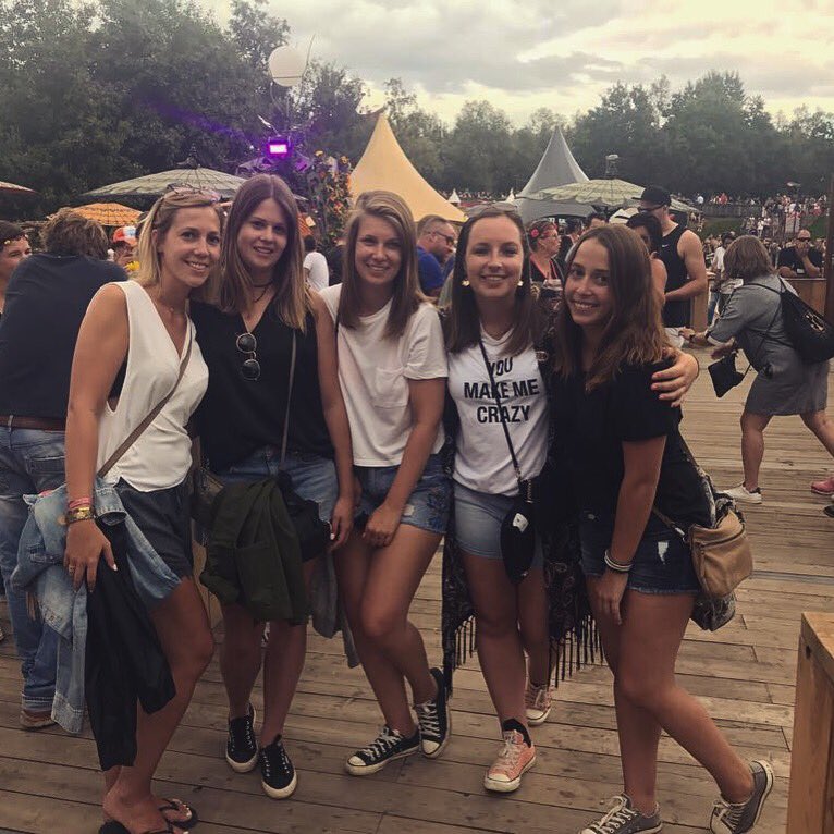 PeetersMaxine's tweet photo. Thank you Tomorrowland 🎈🎉 #tl2017 #festivals #summer #tomorrowland #friends https://t.co/BsufnCWa4i