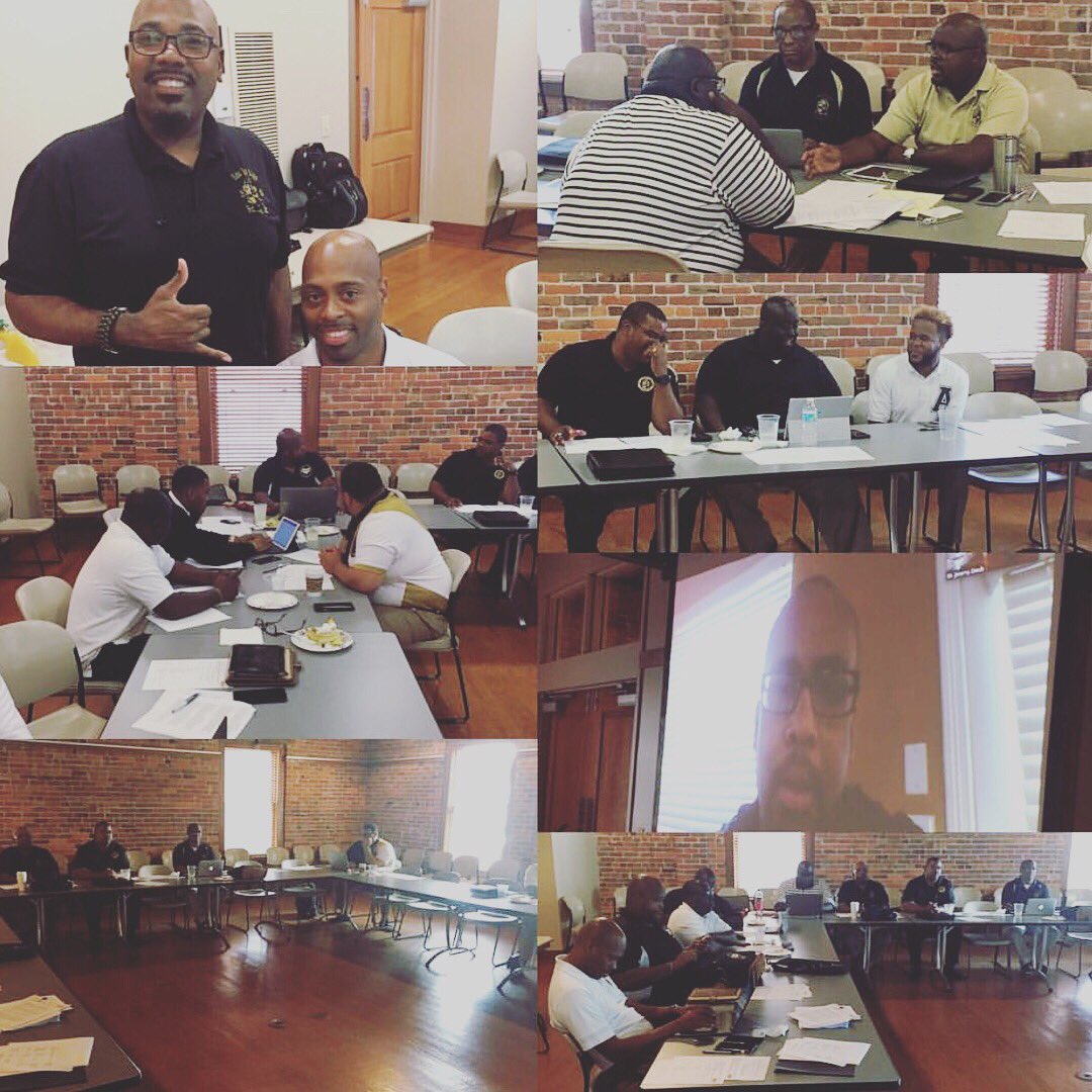 AlphaSouthwest's tweet photo. Earlier this summer during the #Arkansas District #Leadership Retreat | #APhiA #AlphaSouthwest #MovingSWRForward 🤙🏾 https://t.co/160SLhiesl