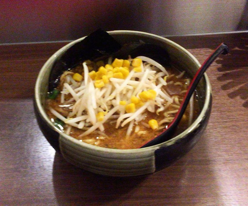 sthkzn's tweet photo. ど・みそ
2度目のPostです。
あっさり、こってりをえらべるんですが、あっさりでも濃厚です。
#どみそ #ラーメン #domiso #ramen https://t.co/i9aB3dBmYE https://t.co/DjYljrfE9Y