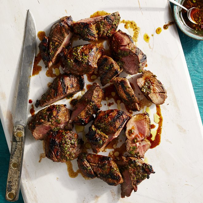 foodandwine's tweet photo. A complete guide to marinating: what works, what doesn't, and why. https://t.co/ka4DFxhyKQ https://t.co/rHSCUOL1PB