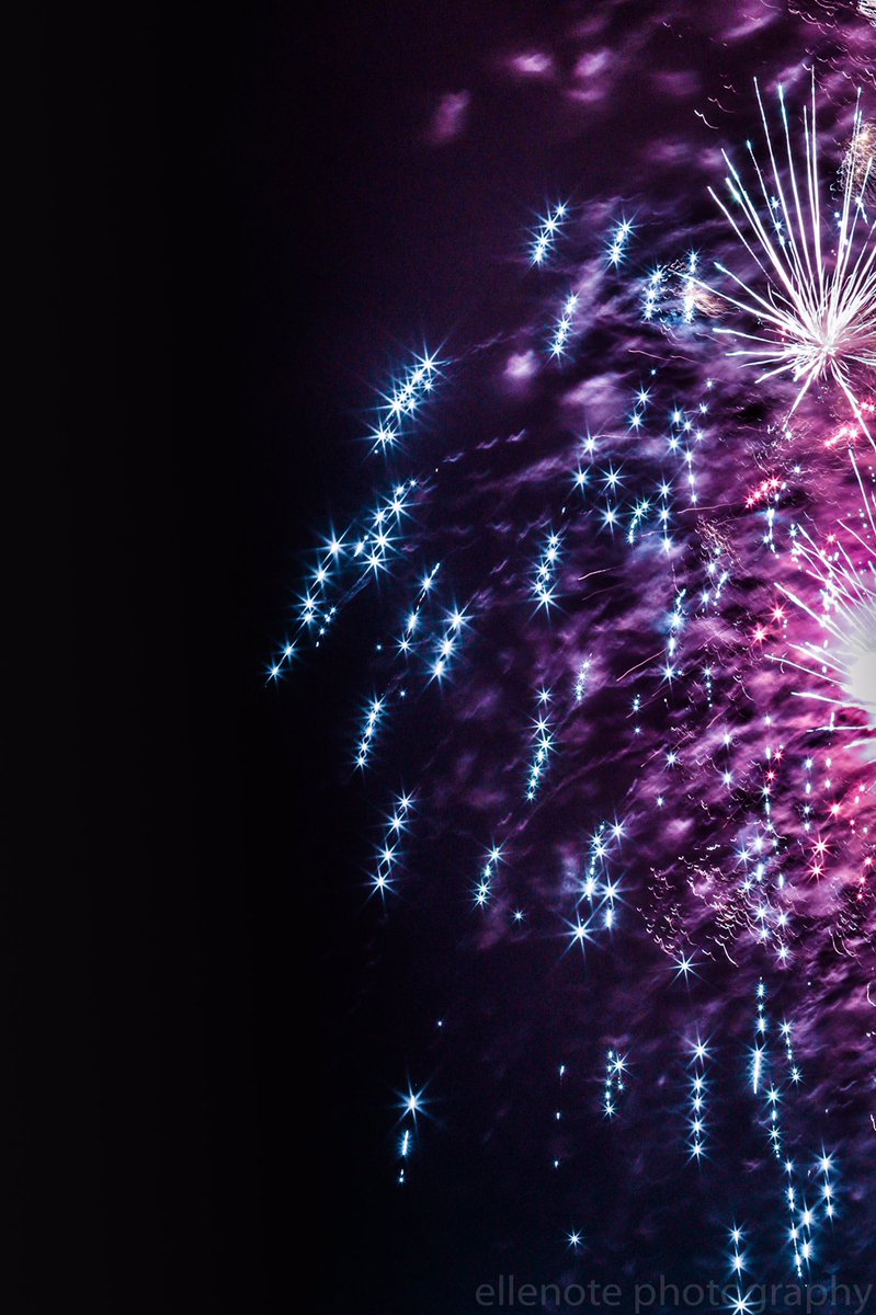 ellenotephoto's tweet photo. Fireworks in Asakusa https://t.co/CCeoZzI2Dt