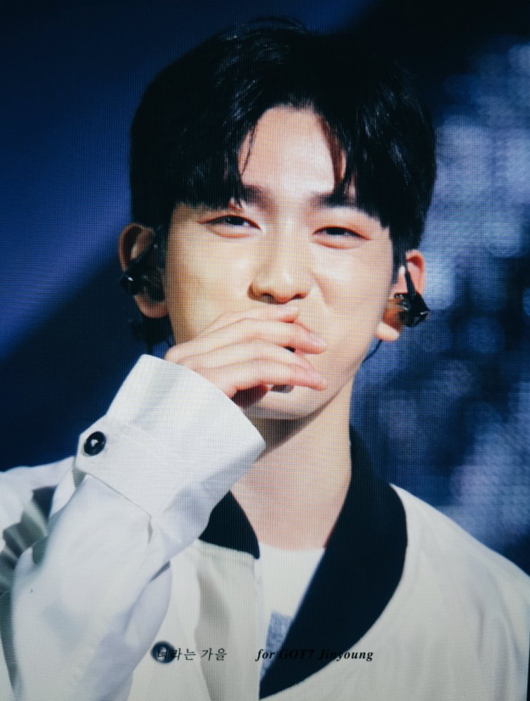 jy_94922's tweet photo. 170731 귀여어ㅠㅠㅠㅠㅠㅠ #진영 #박진영 #jinyoung #JJProject https://t.co/IDADOmJtmT