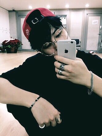 a concept: 

✨(#ARMYSeIcaDay)✨