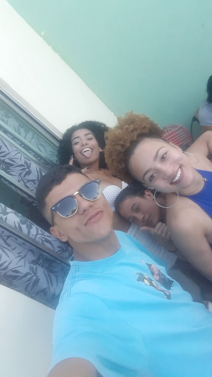 DCarvalho033's tweet photo. Resenha ontem Fluiu. #Coroo. 
@fabrymai @Perollalelis @adrianosouza02 https://t.co/MpbAxpqgzT