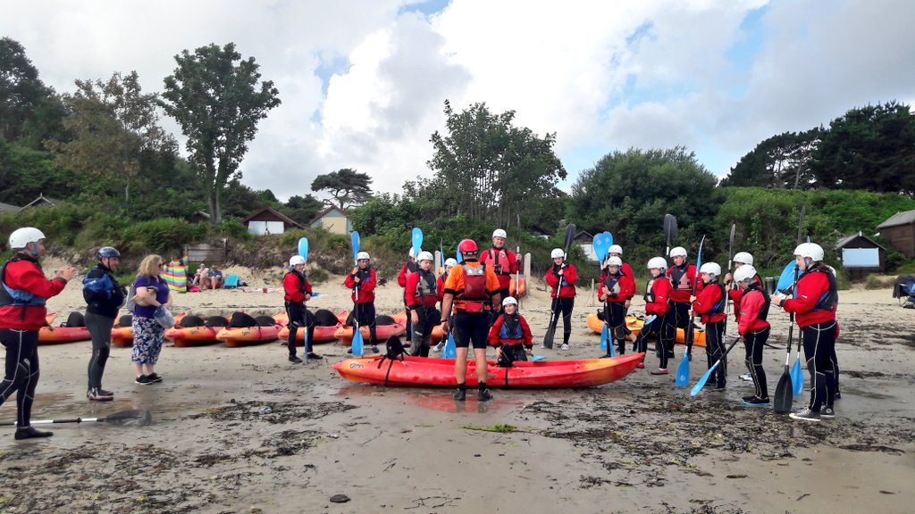 HelenaGoesGreen's tweet photo. Thank you @studlandsea for a great day kayaking  @1stSAScoutGroup 
2k of Awesome fun 🖒 https://t.co/IGD60dmaUZ