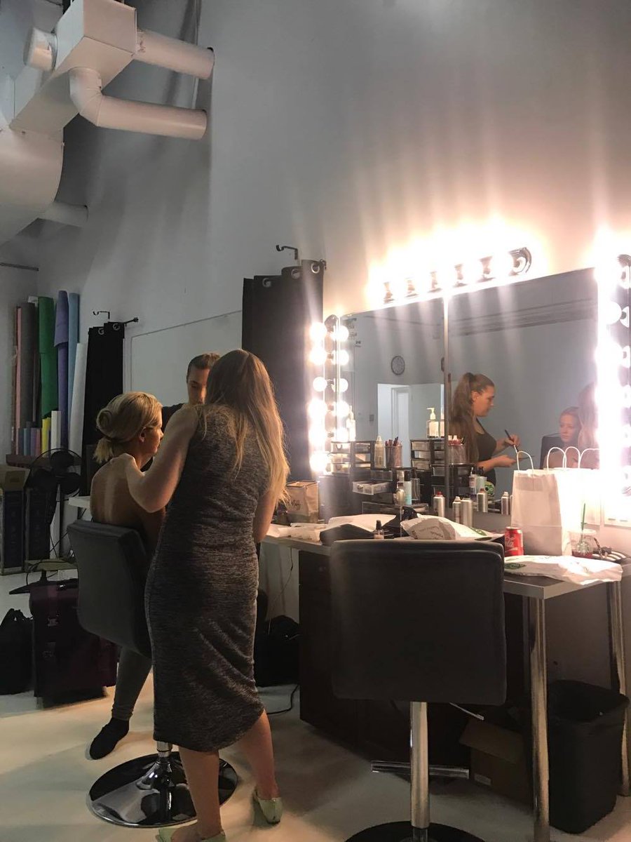 MpsgInc's tweet photo. #Mondaymotivation Every  shoot needs time for hair and makeup prep. 

#hairstylist #makeupartist #photoshootready #timetoshoot https://t.co/LeQHjYHzFI