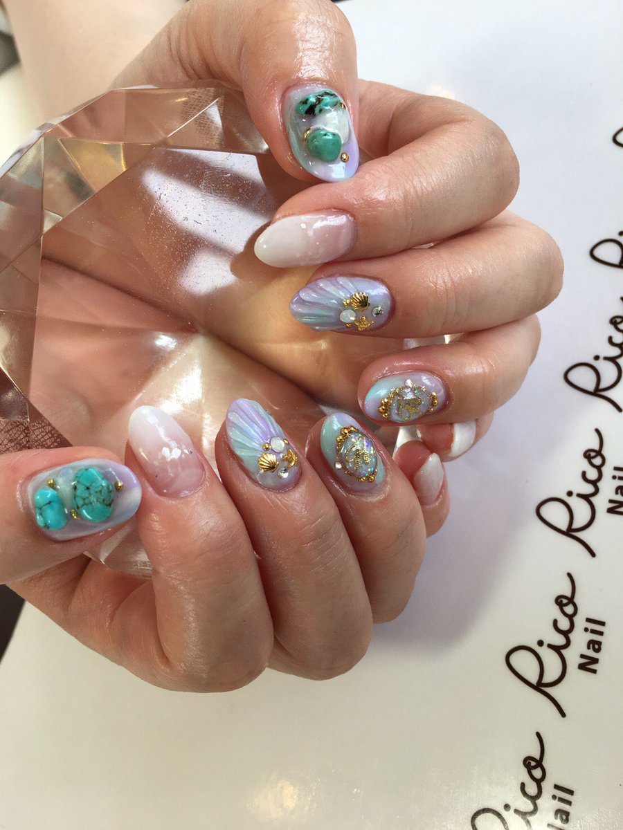 ট ইট র Rico Nail ブルーと紫を使って涼しくしました やりたいアートを全部入れて素敵な夏ネイルになりました 担当 坂井 9 080 ジェルネイル 夏ネイル ターコイズ 天然石 グラデーション シェル ネイル 人魚の鱗 スターフィッシュ ブロー