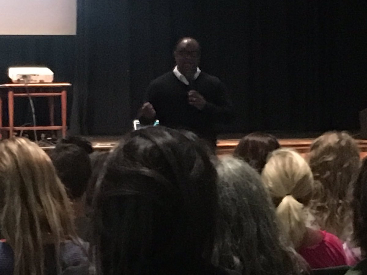 CWhite_KCS's tweet photo. Love opening day w/ @Hallerin &amp; staff of @carterprincipal &amp; @CMS_principal_ ! #Joy101 #EnjoyYourLife #EnjoyYourWork https://t.co/UYvylUorof