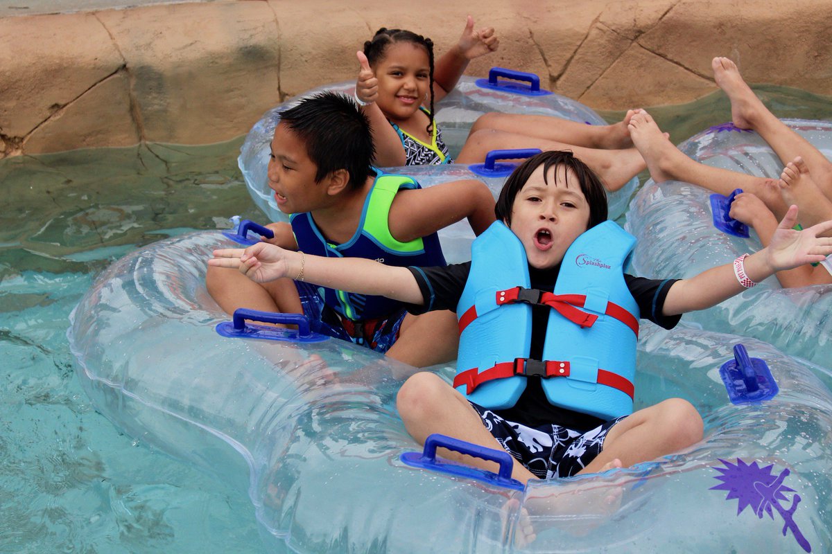 TheFunplexMtL's tweet photo. Catching rays and makin’ waves! Splashplex Waterpark
https://t.co/RnBFjBUDrY #Splashplex #funplex https://t.co/dz0dgXUsVu