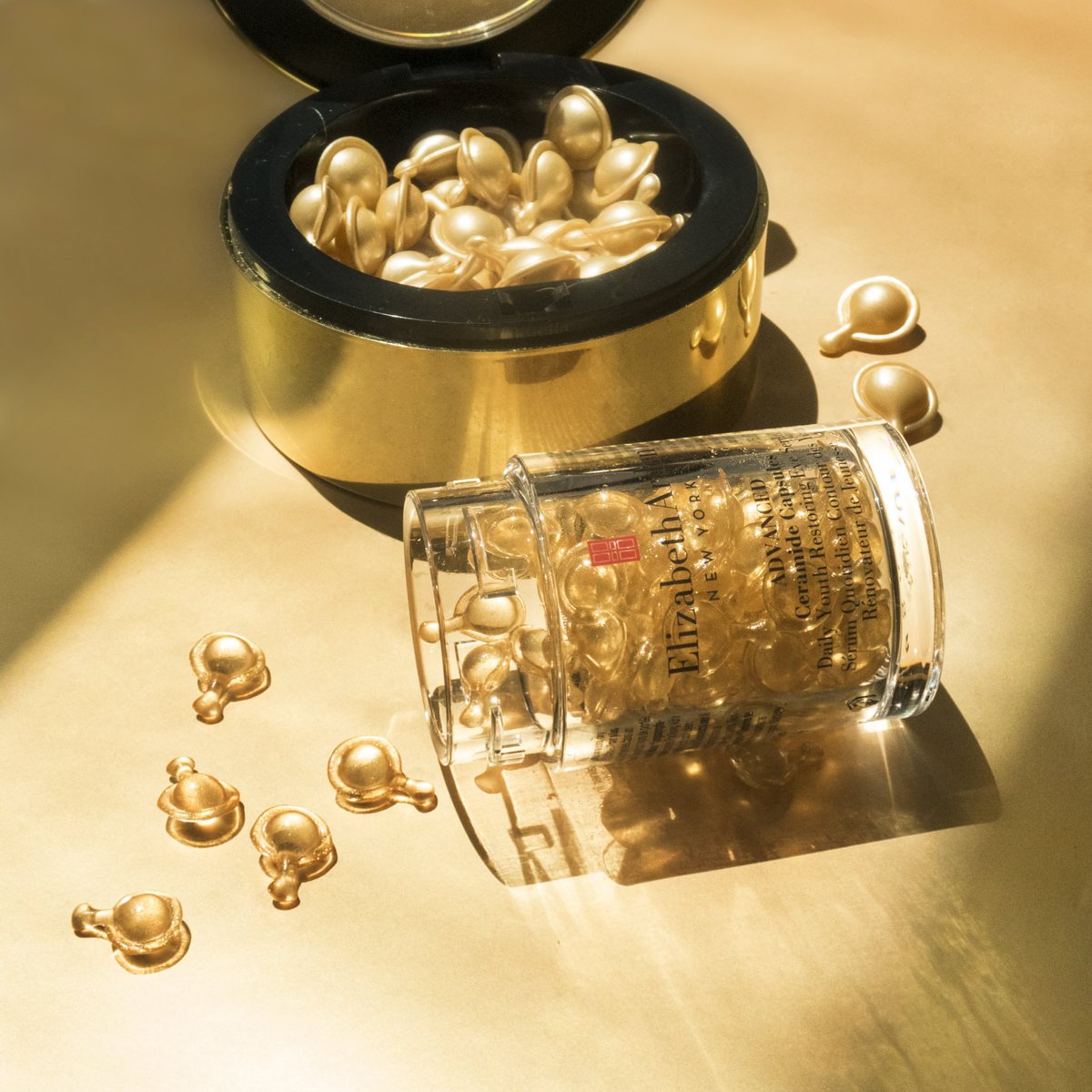 ArdenUK's tweet photo. My fave serum is now more powerful than ever! 💪💪💪 Have you tried the new Advanced #CeramideEyeCapsules? #VisionofGold https://t.co/kqx4Xj6IHg