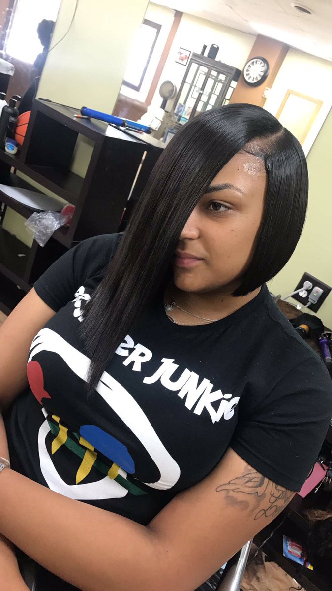 PrettyMonae__'s tweet photo. Hi my name is Pretty Monae😘.I'm a licensed hair stylist, in Chicago IL A simple RT could further my career!❤️Bundles &amp; Mink Strips Available https://t.co/XmCqP1TF6r