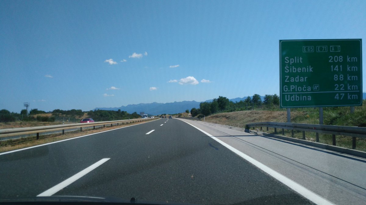 edechon's tweet photo. Après les Alpes slovènes, direction la côte dalmate, ses krafi et ses rafioli avec un f ! #raviolitrip #Croatie https://t.co/VZmvxbkzoX