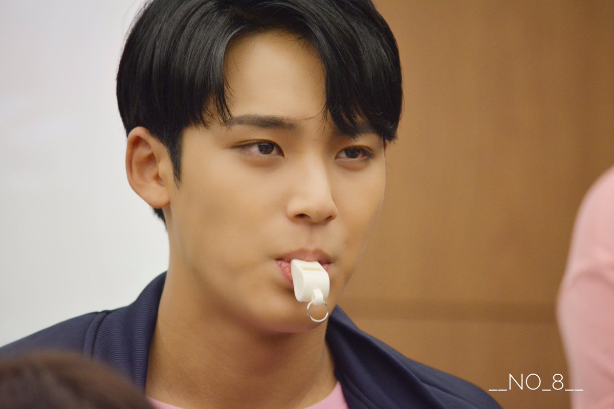 __No_8__'s tweet photo. 170724 東京サイン会１部
#mingyu #민규 #ミンギュ
#seventeen #세븐틴

「ピ……ピヒョ〜〜……」みたいな音した https://t.co/An8ijZkWKK
