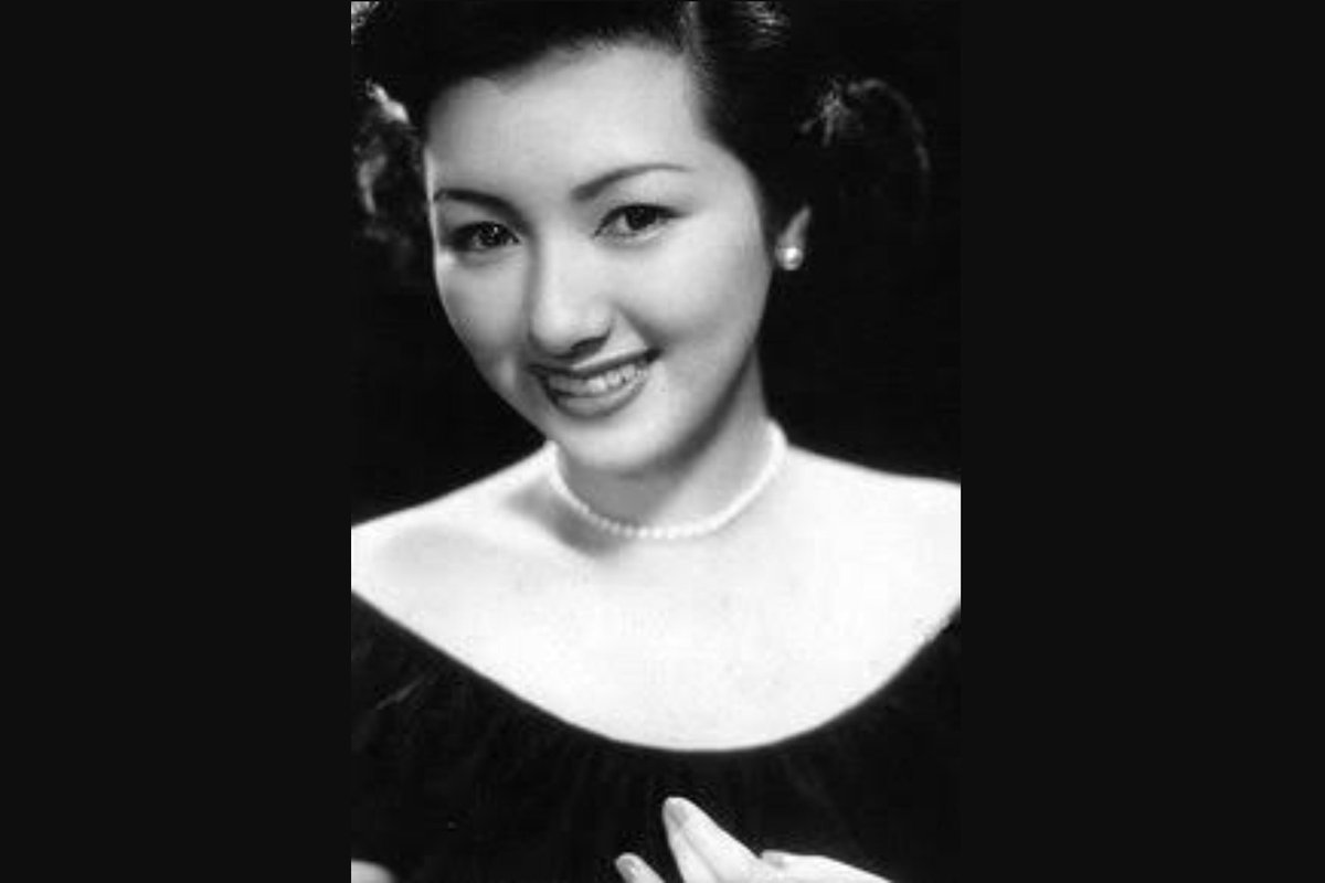 わび さび בטוויטר 大女優のモチーフ 高峰秀子か 1929 昭4 天才子役で名を馳せる 反面 養女 で育ち 元 活弁士の名で高峰を継ぐ 愛称 デコ 1950年代 木下監督の 二十四の瞳 浮雲 が代表作 助監督の松山と結婚 芸能人の結婚記者会見の先駆けとなる