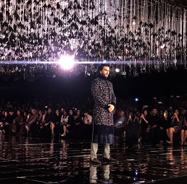 RanveerOfficial's tweet photo. Showstoppin' 🙏🏽❤️ https://t.co/MaLwmu2NtZ