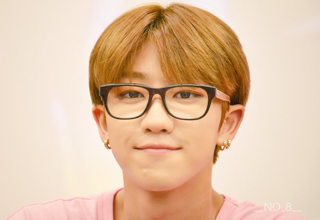 __No_8__'s tweet photo. 170724 東京サイン会１部
#THE8 #디에잇 #ディエイト
#seventeen #세븐틴

🤓🙏💗☮️ https://t.co/6MarZdYlyG