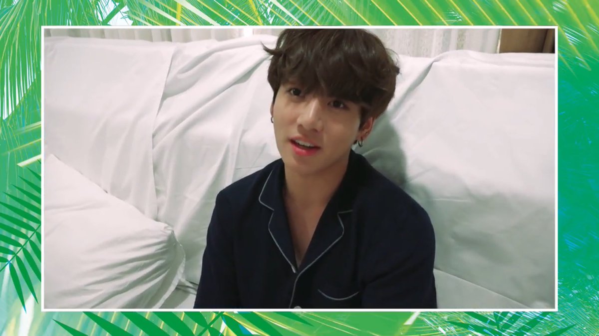 jeonggukupdates's tweet photo. Those big beady eyes and that angelic bunny smile I fall in love again. https://t.co/SwR0G2h78e