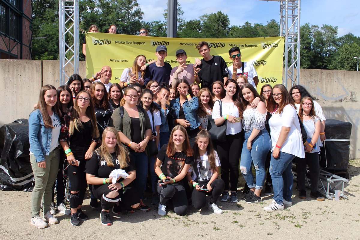 Totale #crewlove mit @mikeleon__, @lucaanoel & @dnstj_ beim TubeFestival. Und das war nur ein kleiner Vorgeschmack auf die #adwtour 2017. ❤️