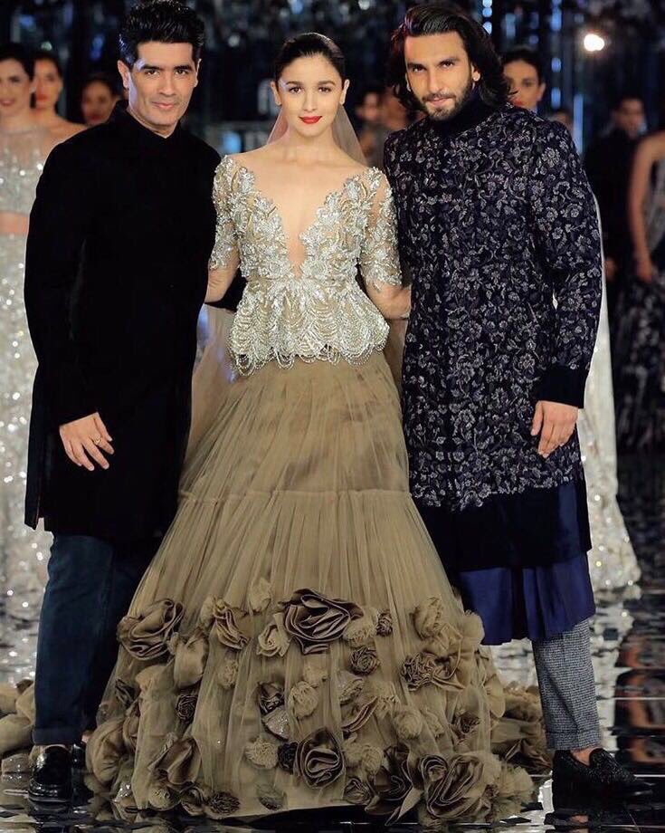 RanveerOfficial's tweet photo. Beauties 💙💕💙💕 @aliaa08 @ManishMalhotra https://t.co/c8jHx2nAka