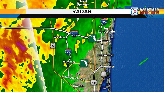 Storms moving into Weston, Pembroke Pines,Miramar and the Gratigny Pkwy. Watch Meteorologist Julie Durda for more. https://t.co/u1gDvE5iTO