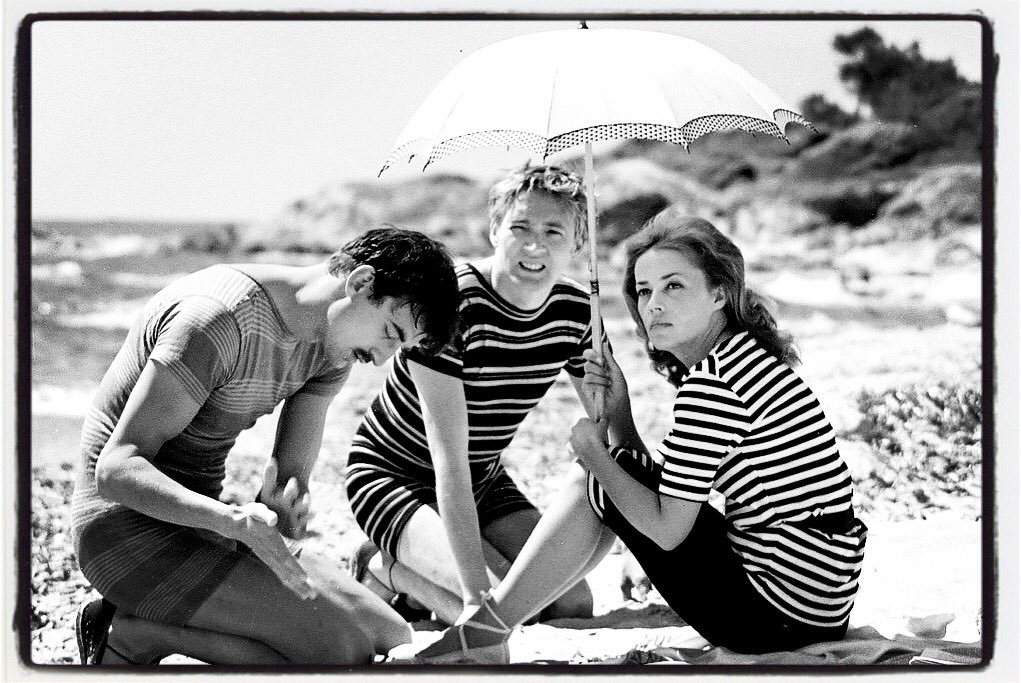 masgilles's tweet photo. ❤️ #JeanneMoreau ❤️ #JulesEtJim #LeTourbillonDeLaVie #1962 #MerciJeanne #Paris #FranceIcon #RIP https://t.co/AYkBevlxJ6