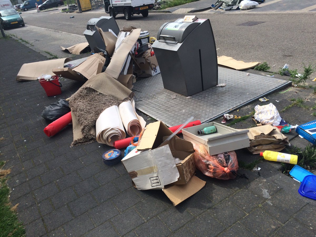 Nieuwe bewoners #Eikenhorst Beter milieu begint bij jezelf! #BoaEde #Ede #Asociaal Dader indicatie, dikke prent!