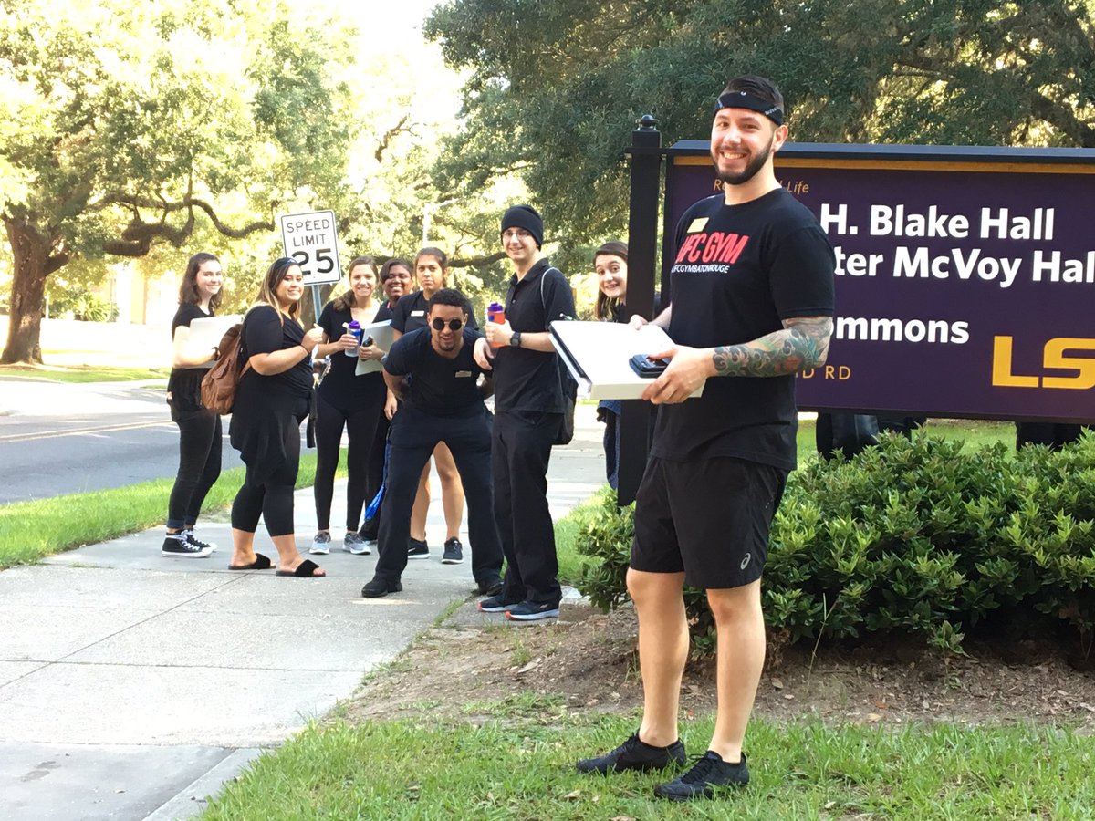 LSUResLife's tweet photo. The @BAMLSU RAs are headed to training. Welcome back! #myLSUhome #LSURA https://t.co/vkg9UdBeQq