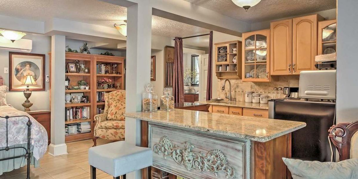 PPlaceInn's tweet image. Reserve our Charming &amp;amp; Chic 1 bedroom suite and transport yourself back in time. Beautiful, elegant and luxurious.
parkplaceinnandcottages.com/rooms/class/ch…