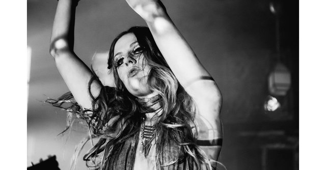 [CONCOURS] 3 places à gagner pour le concert de <a href="/BluesPills/">ana sofi</a> et <a href="/DatchaMandala/">Dätcha Mandala</a> le 16.08 à <a href="/LaPlaaage/">LaPlage</a> à Paris : bit.ly/2vYaULY