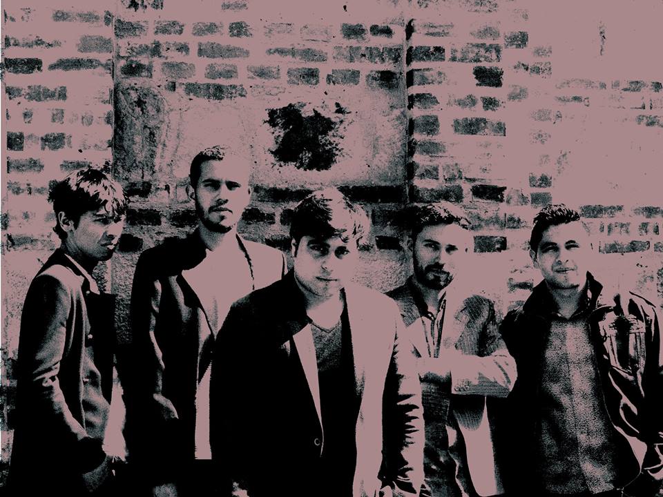 Rockaxis_CO's tweet image. La banda @GoOutStrangers nos presenta su sencillo 'Far Behind'. 
rockaxis.com.co/colombia/noved…