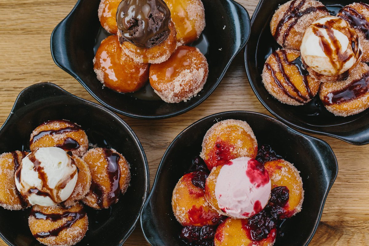prestguildhall's tweet photo. You got through Monday! ... #TreatYourself to @DogsNDoughnut @prestguildhall https://t.co/aZ4usTCWOP 🍩🍩🍩🍩#MondayMotivation https://t.co/gDXyHxBaS8