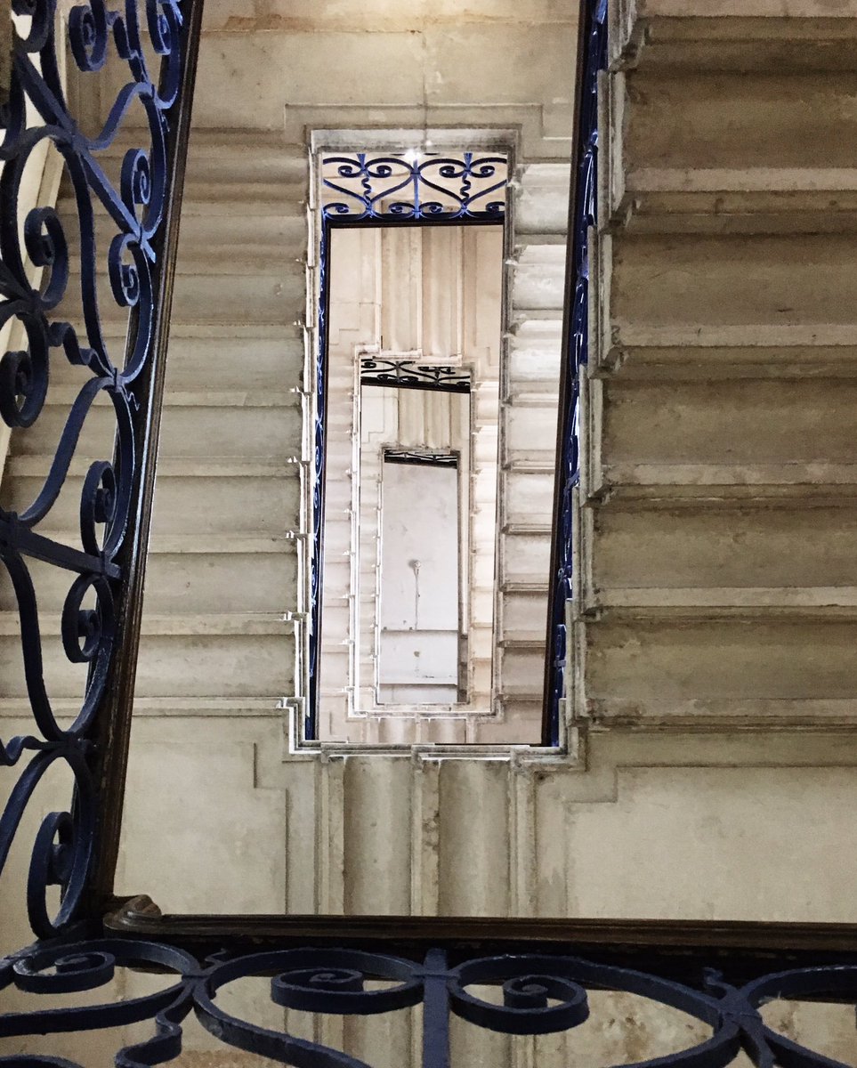 looking up at Hampton Court 🙄