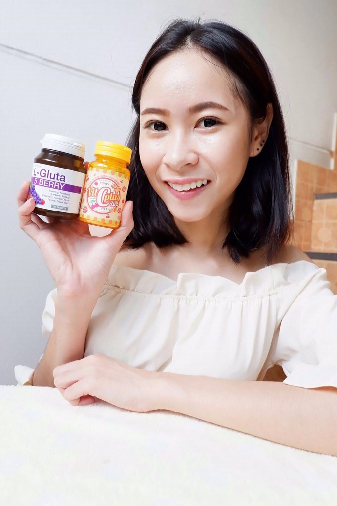 lovelyshopone's tweet photo. คู่จิ้น!! ผิวสวย❌2  ลดสิว ผิวขาวกระจ่างใส #วิตซีซิ้งค์ #วิตซีพลัส #กลูต้าซิดนี้ #ใช้ดีบอกต่อ #ของดีบอกต่อ #howtoperfect #howtobeauty https://t.co/SvWS5SyOeM