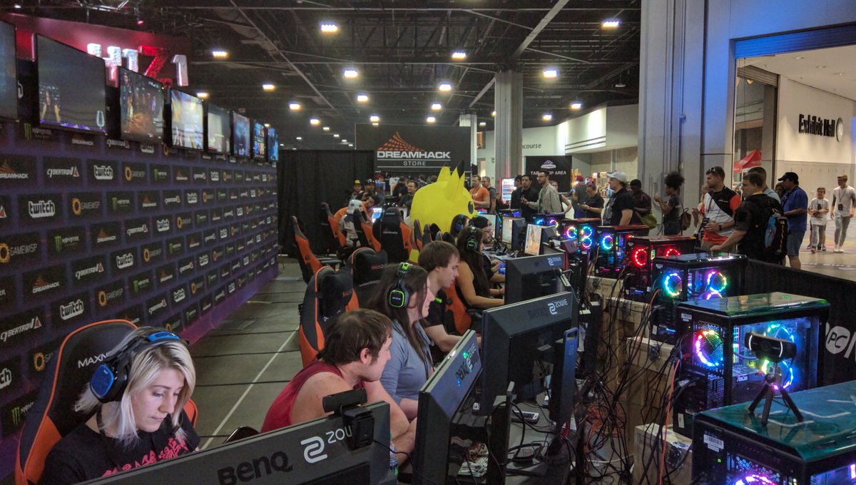 CLXGaming's tweet photo. Thanks for having us, @DreamHack Atlanta! #DHATL17 #DreamHack #CybertronPC #CLXGaming #EvokeTheGods #PCGamer #PCMasterRace #pcgaming https://t.co/nSLUdzRPpr